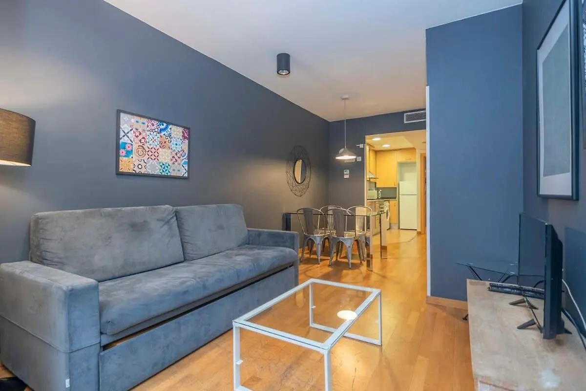 2 Bedroom With Balcony In Eixample 3-2 Барселона 0*,