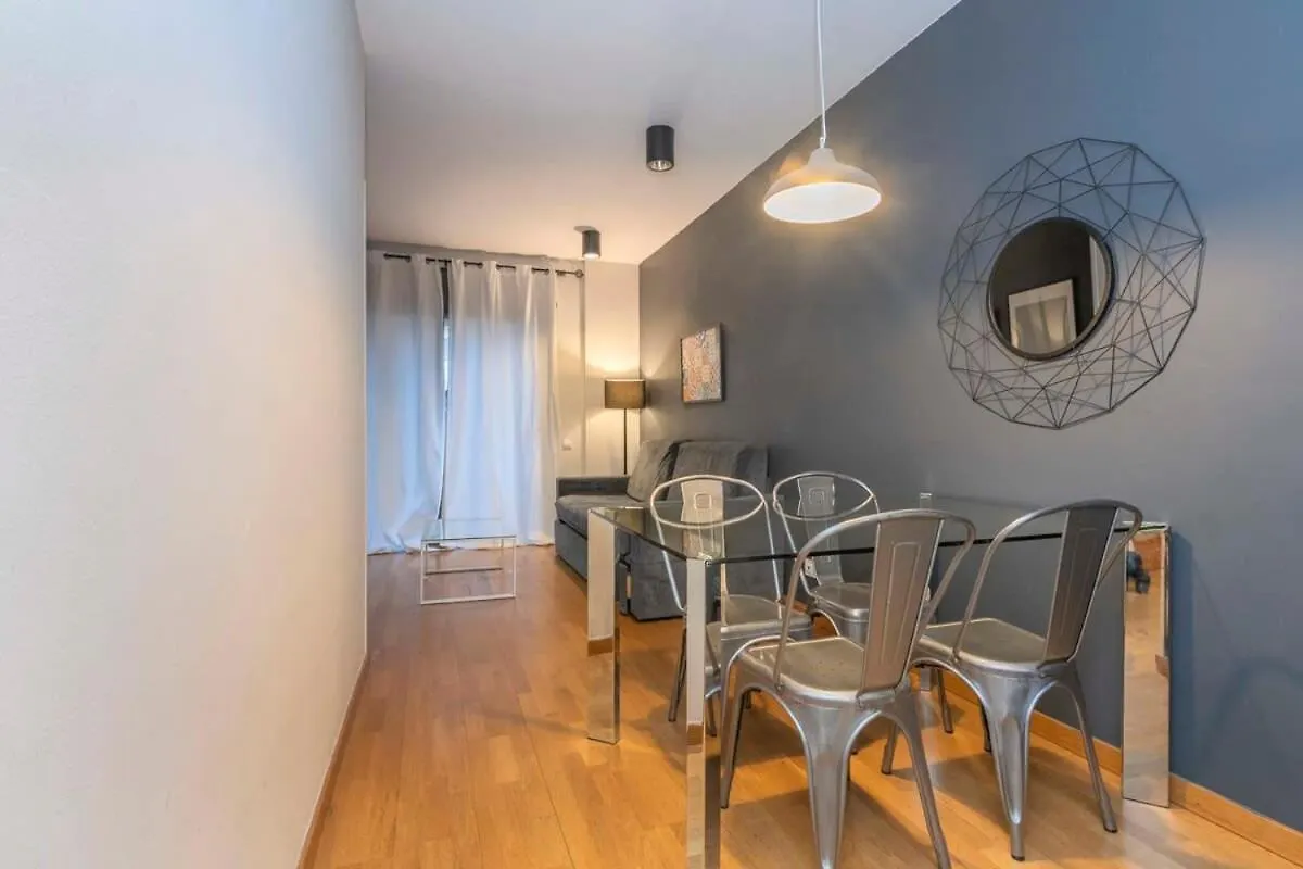 Apartmán 2 Bedroom With Balcony In Eixample 3-2 Barcelona