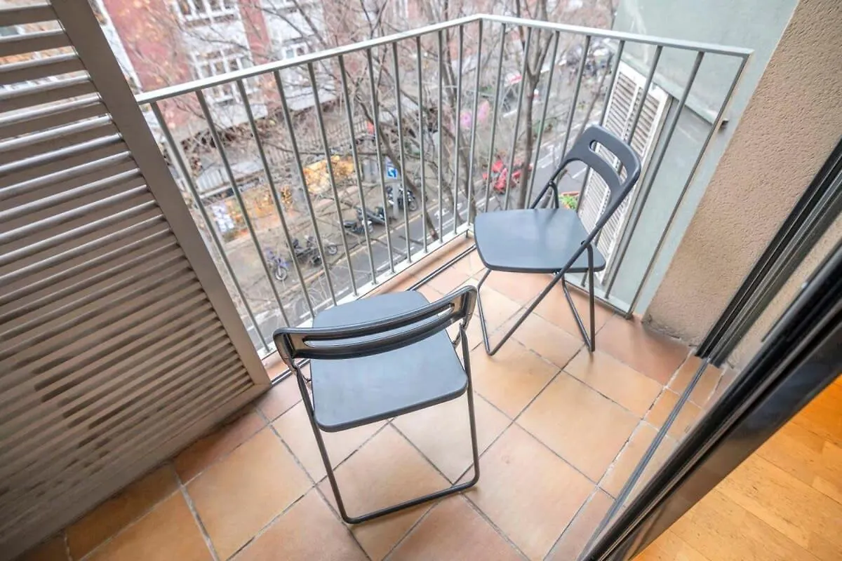 2 Bedroom With Balcony In Eixample 3-2 Barcelona