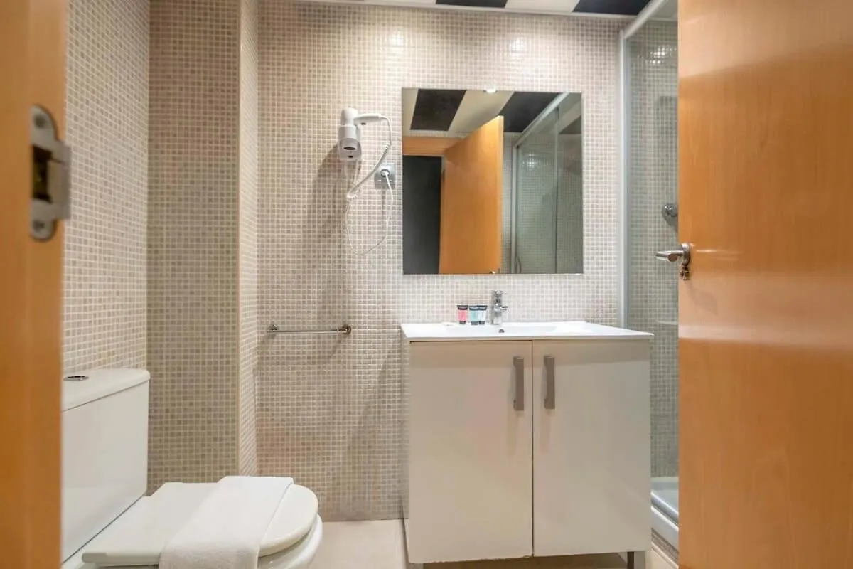 Apartmán 2 Bedroom With Balcony In Eixample 3-2 Barcelona