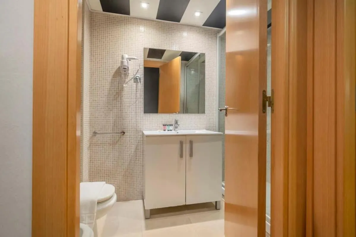 2 Bedroom With Balcony In Eixample 3-2 Барселона Испания