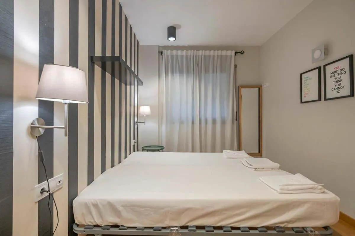 Apartmán 2 Bedroom With Balcony In Eixample 3-2 Barcelona