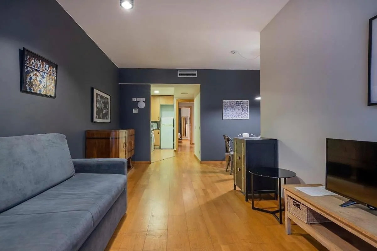 2 Bedroom With Balcony In Eixample 3-2 Барселона 0*,  Испания