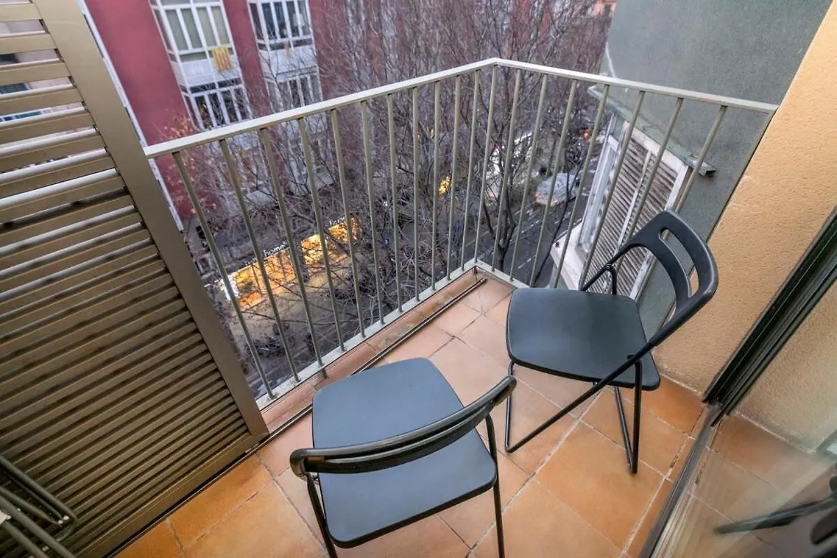 2 Bedroom With Balcony In Eixample 3-2 Барселона 0*,  Испания