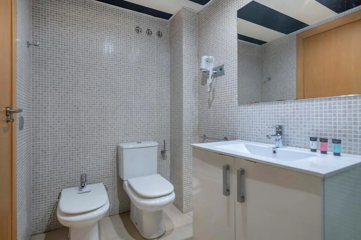 2 Bedroom With Balcony In Eixample 3-2 Барселона